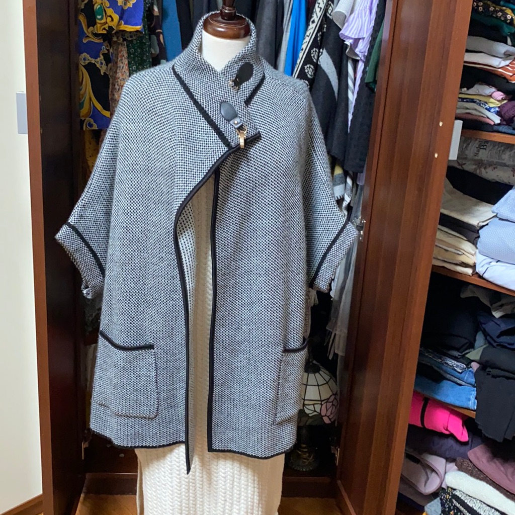 Cape Wrap Apt9